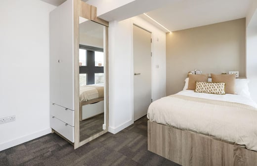 Superior Ensuite