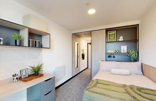 Deluxe Ensuite Ground