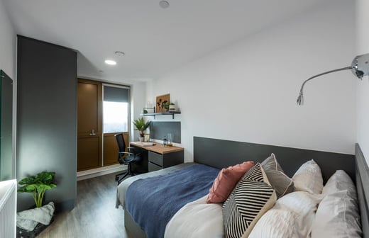 6 Bed Ensuite