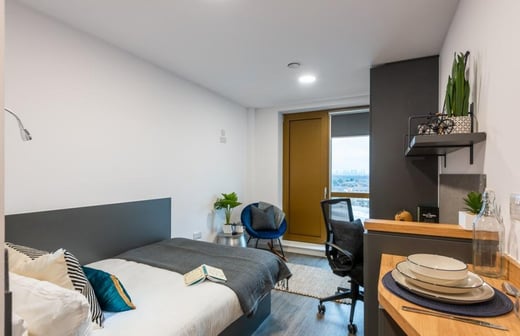 7 Bed Ensuite