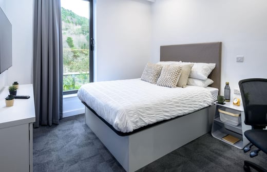 true Apartment River View