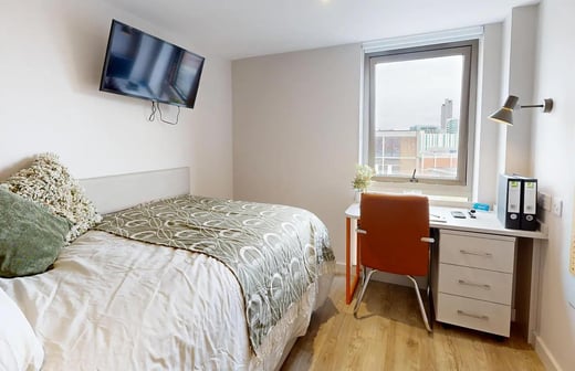 6 Bed Ensuite