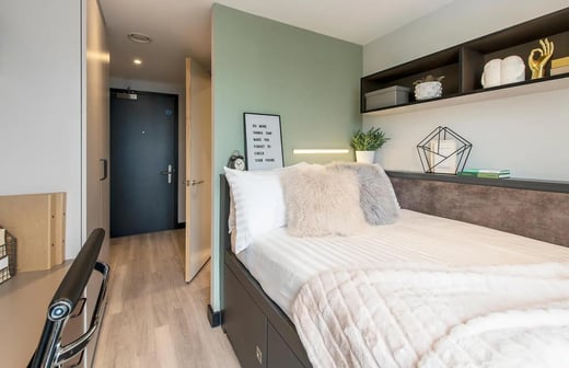 4 Bed Apartment