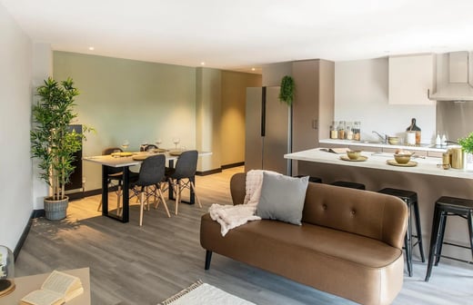 5 Bed Apartment