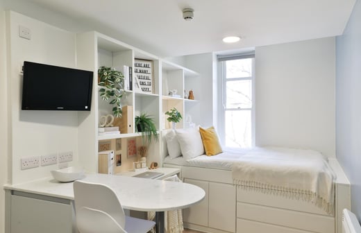 Bedroom Studio