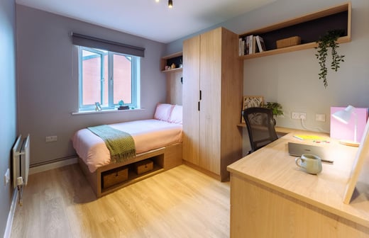 Gold En Suite