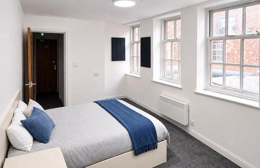 Deluxe Studio