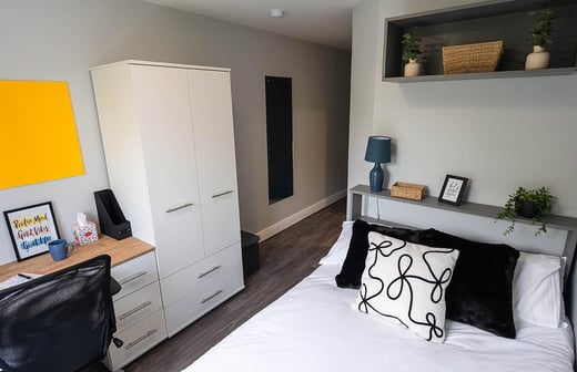 Silver Ensuite