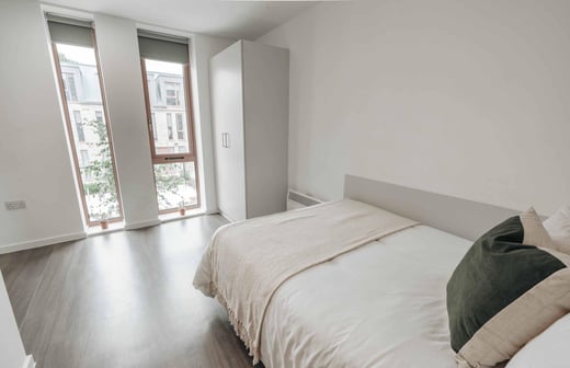 Gold En Suite (9 Bed Flat)