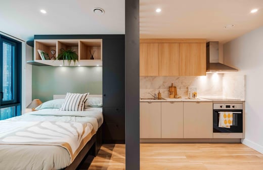 Premium Studio, Upper Tower