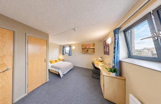 Three Bed Flat - Extra Large Double