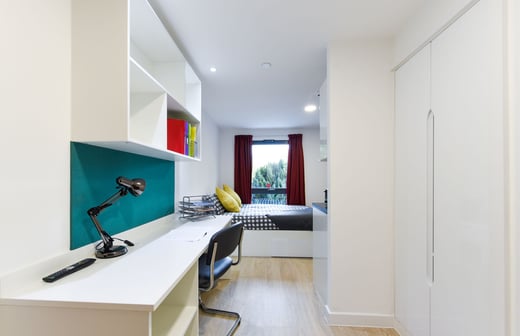Studio bronze plus city view