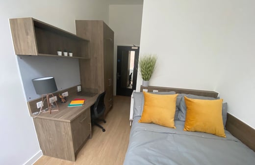 Ensuite Bronze