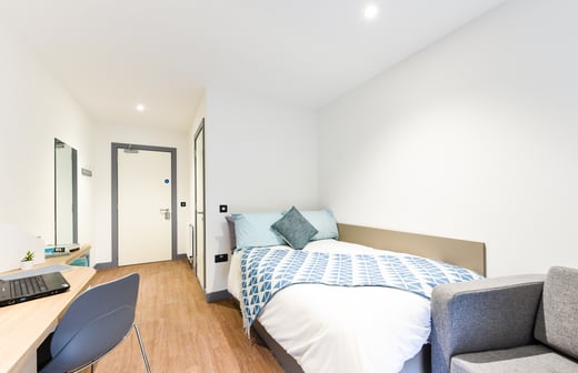Ensuite Bronze - City View (upper Floors)