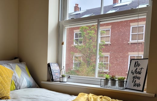Room 4 En Suite in 11 bed house