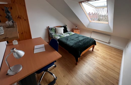Room 10 in 12 bed house