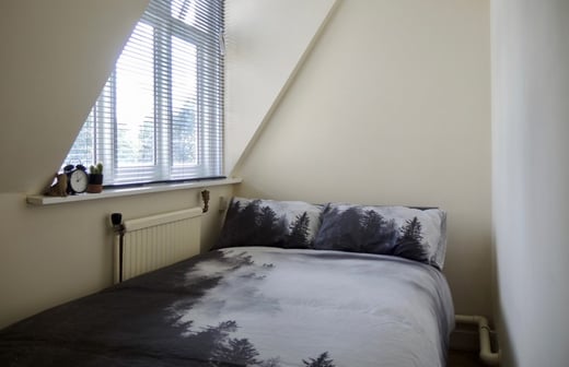Large Ensuite Room- MB22 (Reserved for 2nd Year or more Students)