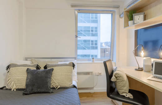 Bronze 6-7 Bed Room