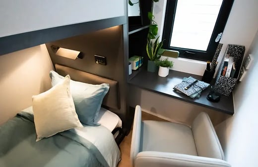 6-Bed Apartment Upper (Bunk Cabin)
