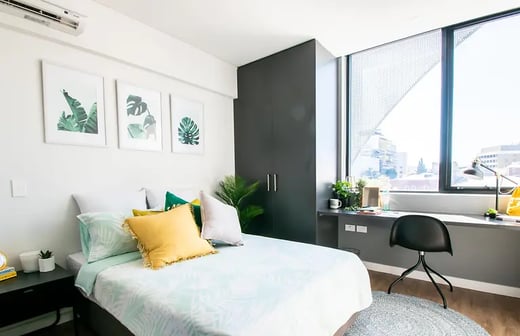 Studio High Floor