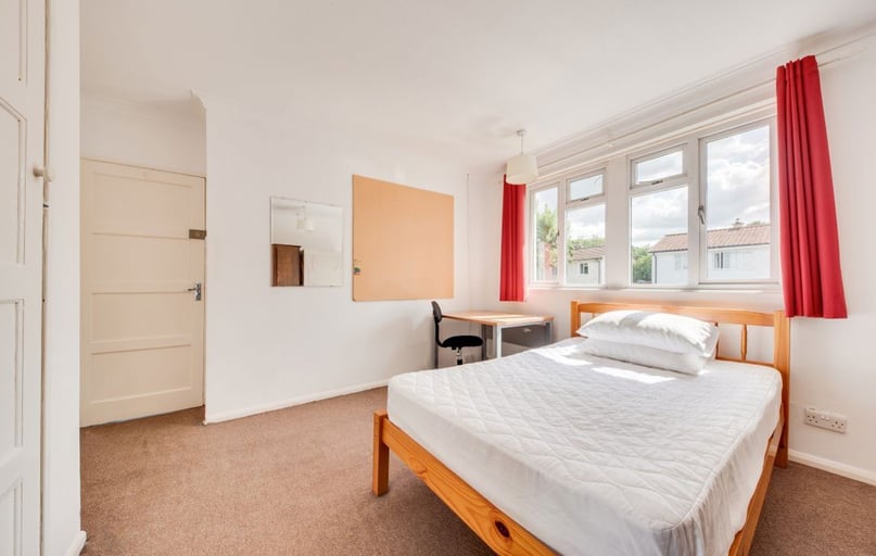 Old Park Avenue, Christchurch, Kent - Image 1