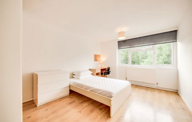 Long Meadow Way, Hales Place, Kent - Image 1