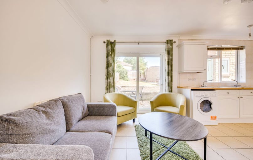 Warwick Road, Christchurch, Kent - Image 1