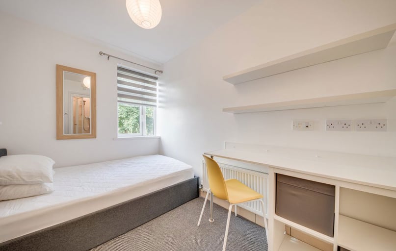 Devon Road, Christchurch, Kent - Image 1