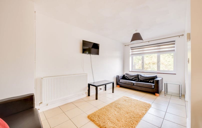 Tenterden Drive, Hales Place, Canterbury - Image 1