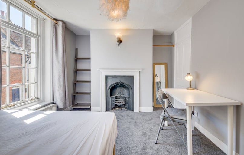 Love Lane, City Centre, Kent - Image 1