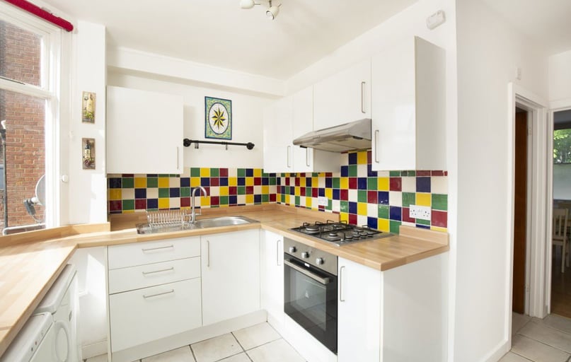 Station Road West, St Stephens, Kent - Image 1