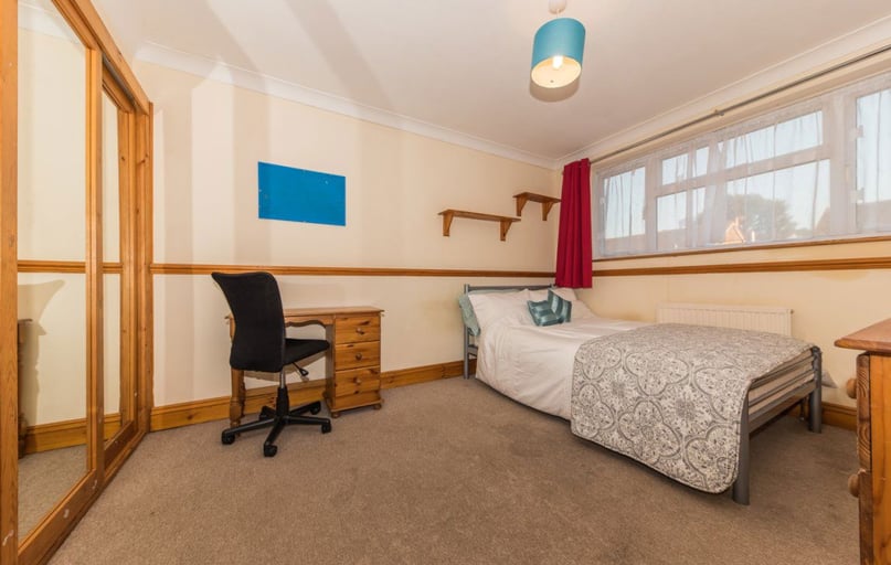 Field Avenue, Sturry, Canterbury - Image 1