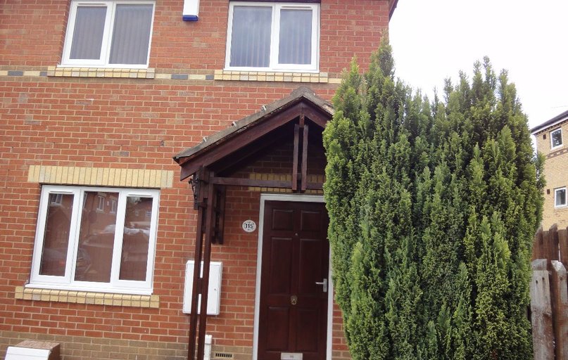 Headford Gardens, Devonshire Green, Sheffield - Image 1