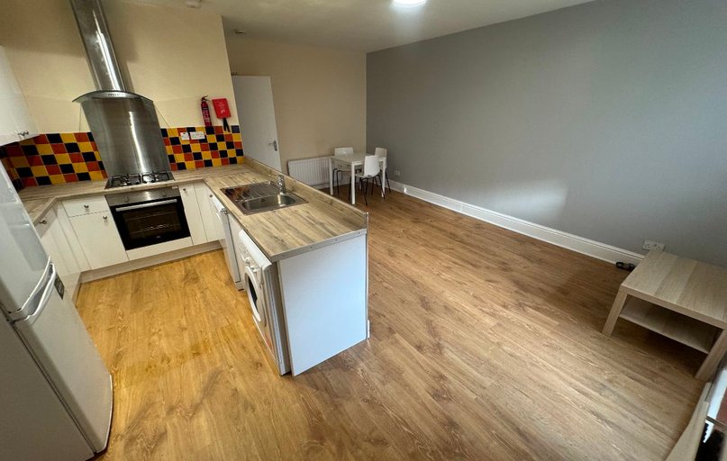 Simonside Terrace, Heaton, Newcastle - Image 1