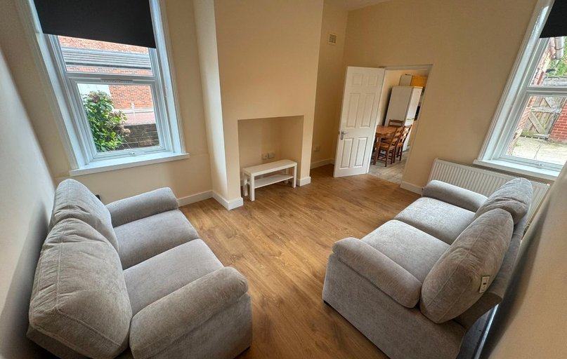 Simonside Terrace, Heaton, Newcastle - Image 1