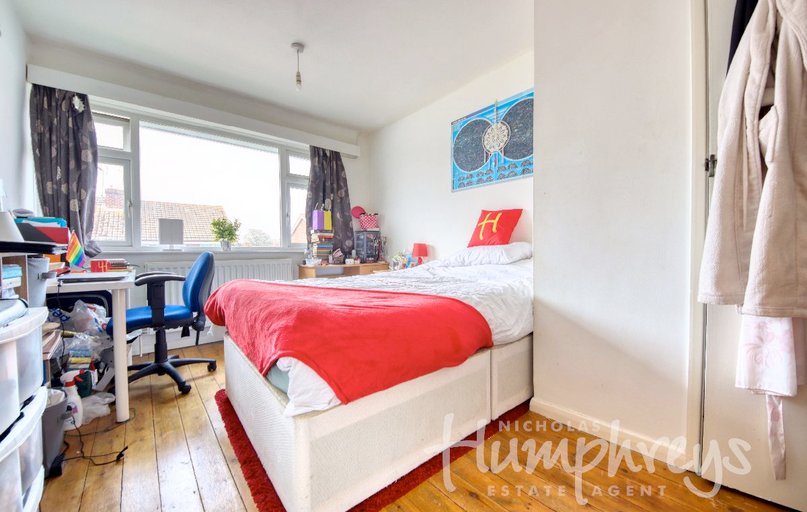 College Road, Christchurch, Canterbury - Image 1