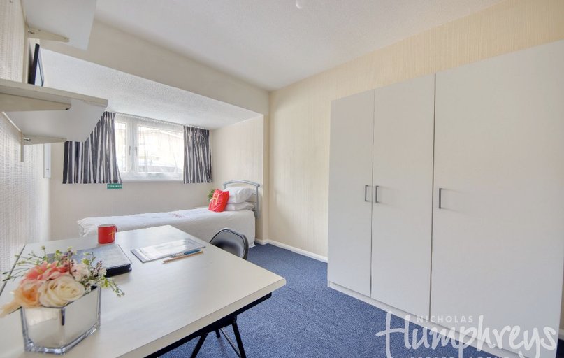 Mead Way, St Stephens, Canterbury - Image 1