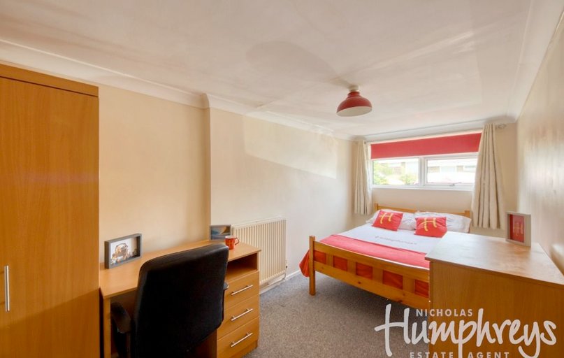 Ulcombe Gardens, Hales Place, Canterbury - Image 1