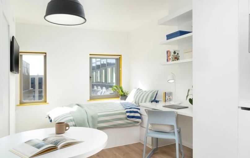 Medium Plus Studio, Scape Guildford, 1 Kernel Court, Walnut Tree Close, Guildford - Image 1