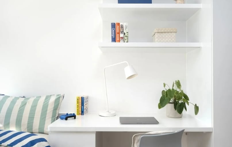 Medium En Suite, Scape Guildford, 1 Kernel Court, Walnut Tree Close, Guildford - Image 1