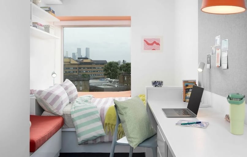 Large En Suite, Scape Mile End, 25 Bradwell Street, Bethnal Green, London - Image 1