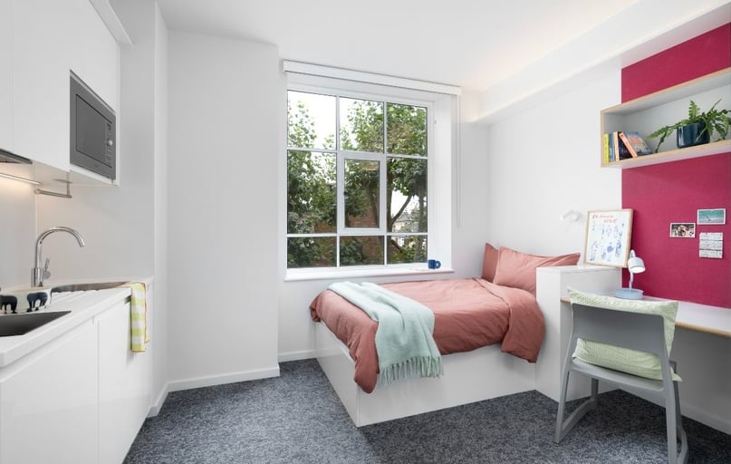 Medium Studio, Scape Bloomsbury, Woburn Place, Camden, London - Image 1