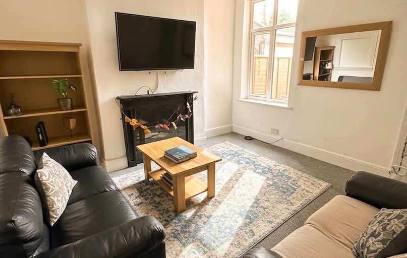Eldon Road - 3 bed, City Centre, Birmingham - Image 1