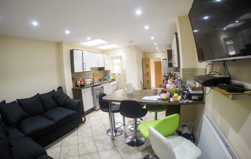 Heeley Road, Selly Park, Birmingham - Image 1
