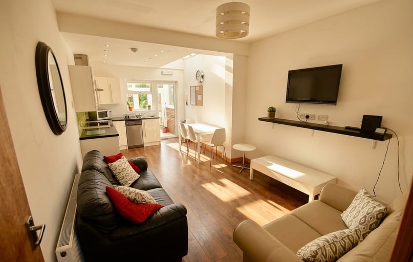 Gleave Road - 3 bed, Selly Park, Birmingham - Image 1