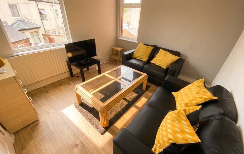 b Peveril Street - 3 bed, Radford, Nottingham - Image 1