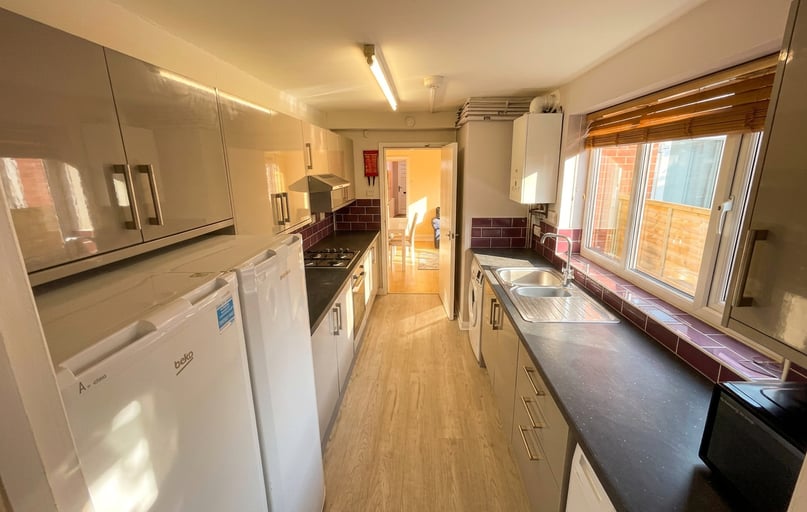 Mettham Street - 4 Bed Ex Bills, Lenton, Nottingham - Image 1