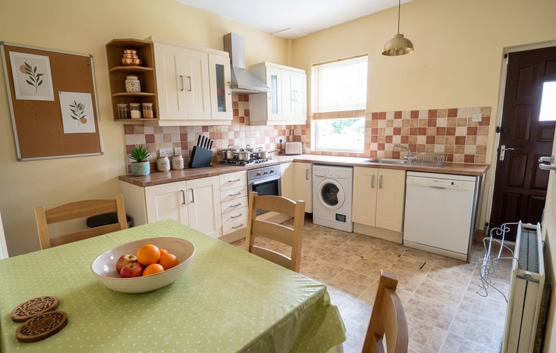 Albert Road, Lenton Abbey, Nottingham - Image 1