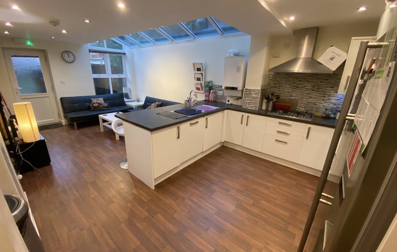 Teignmouth Road - 6 bed, Selly Park, Birmingham - Image 1