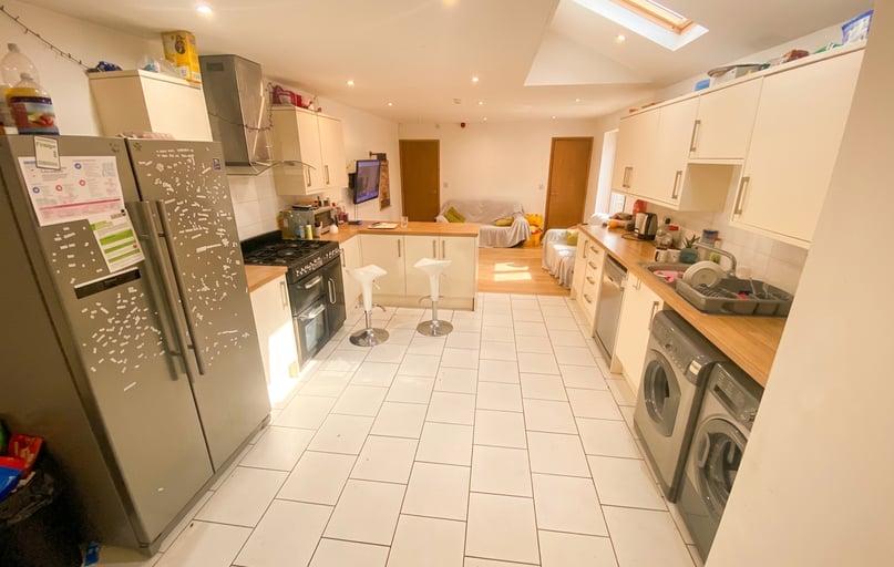 Teignmouth Road - 5 bed, Selly Park, Birmingham - Image 1